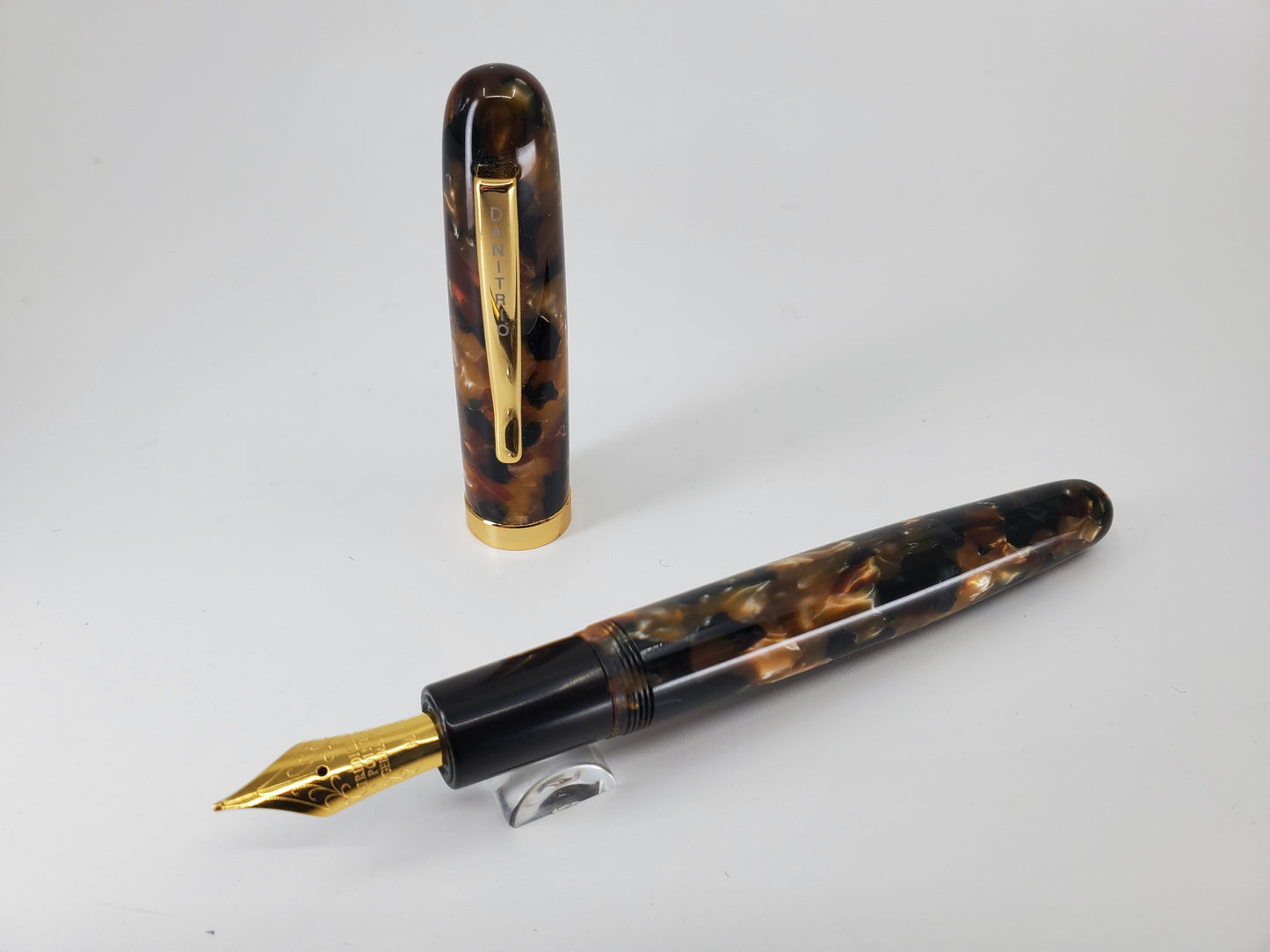 Danitrio Brown Resin Fountain Pen Medium Nib