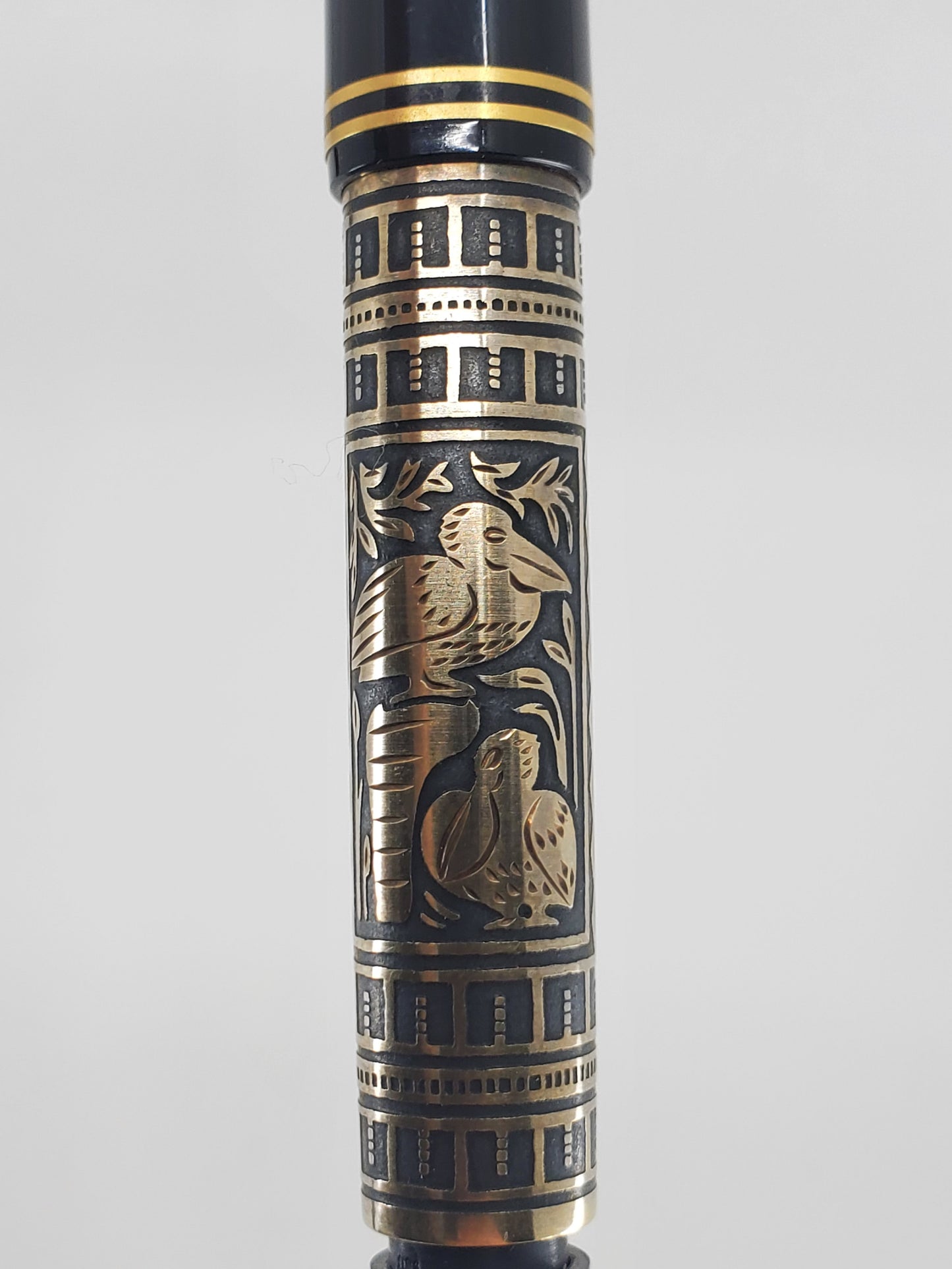 *Consignment* Pelikan M700 Toledo Fountain Pen 18k Gold Fine Nib