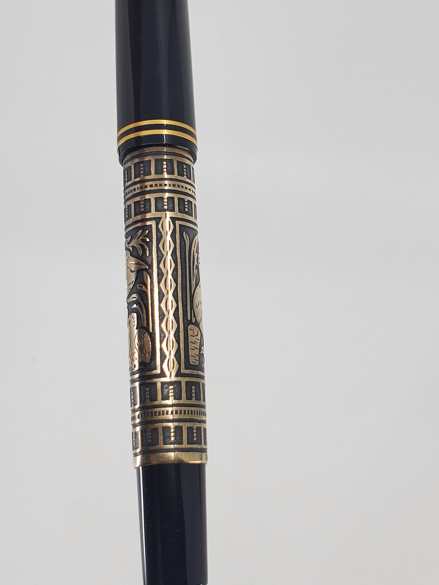 *Consignment* Pelikan M700 Toledo Fountain Pen 18k Gold Fine Nib