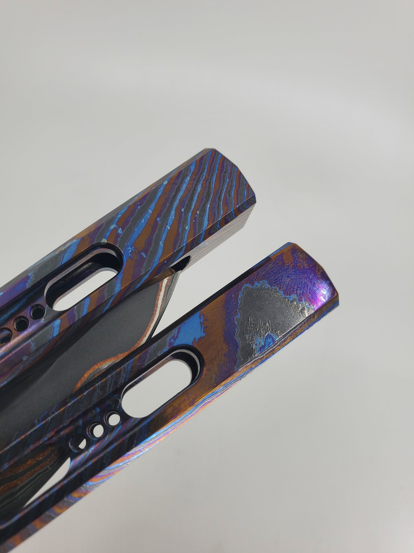 Poikilo PM1 Zirc-Ti w/ Mother of Pearl Inlay Baker Forge Volcanic Damascus Blade Balisong