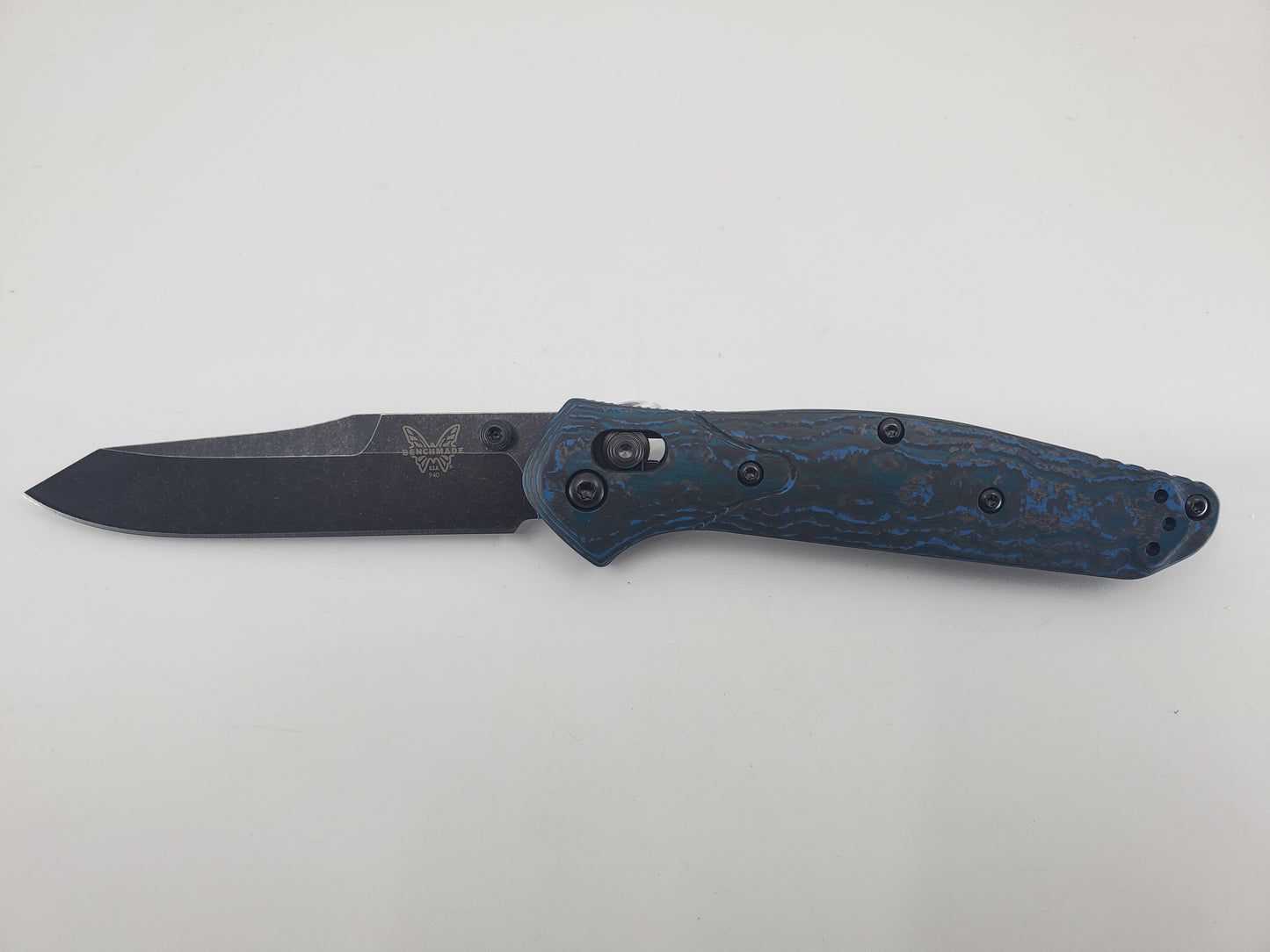 Benchmade Osborne Arctic Storm Fat Carbon Magnacut Axis Lock Folding Knife
