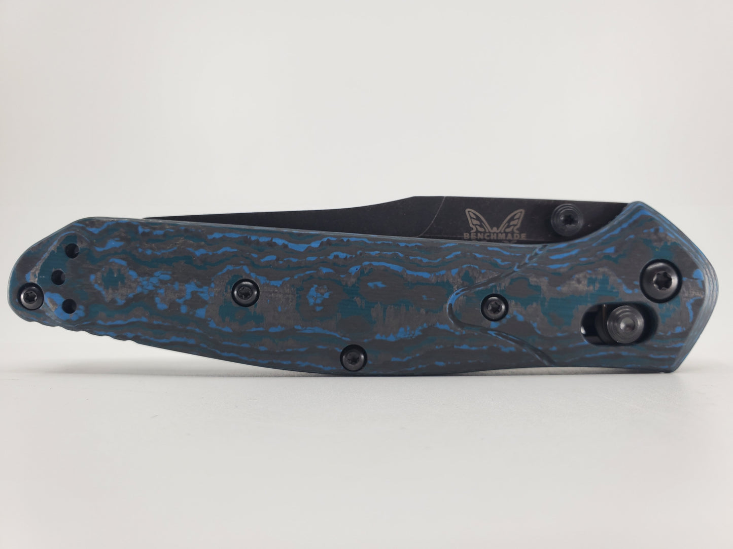 Benchmade Osborne Arctic Storm Fat Carbon Magnacut Axis Lock Folding Knife