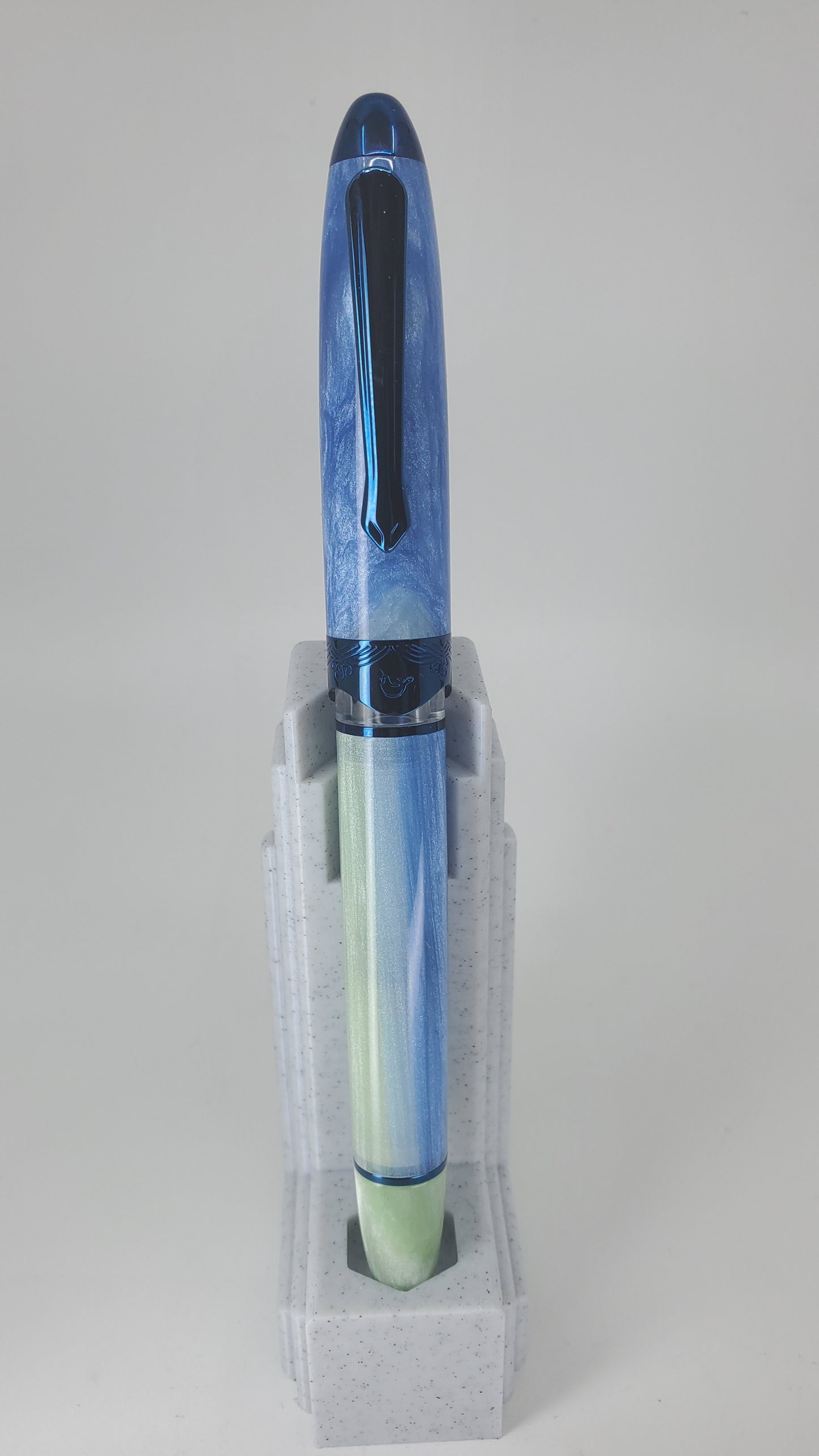 Nahvalur Horizon Habitat Fountain Pen Medium Nib