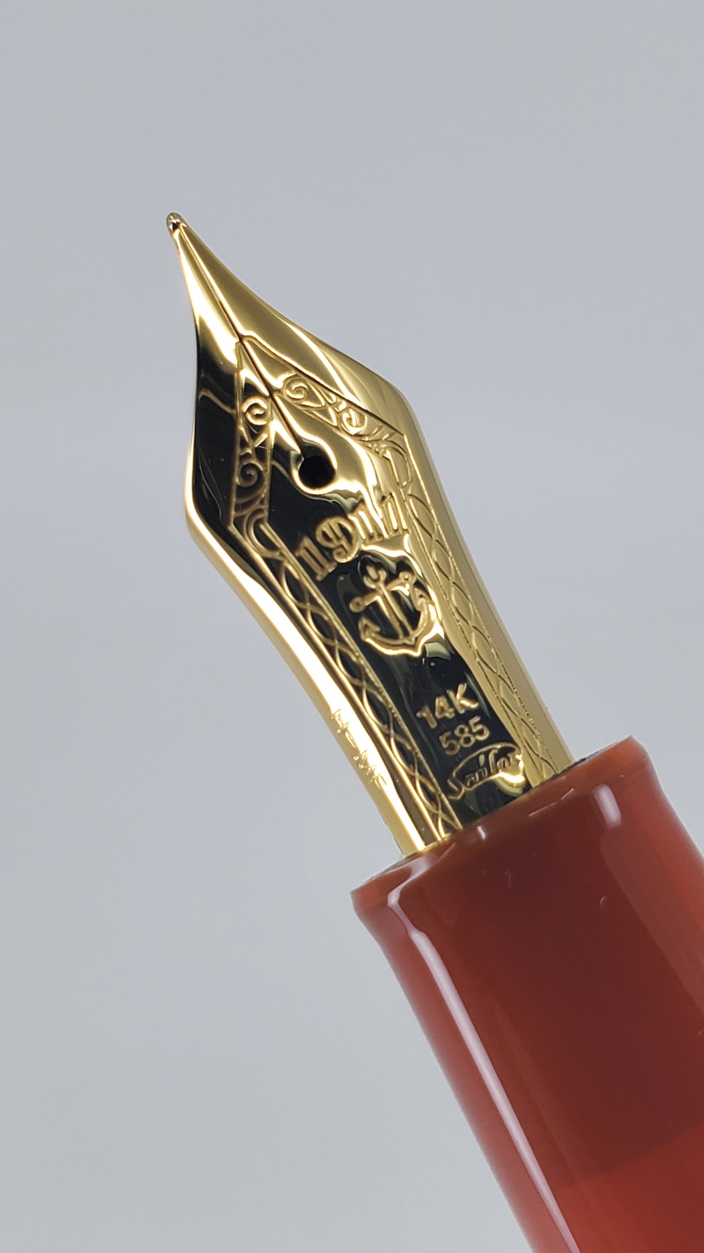 Sailor Professional Gear Slim Fire Fountain Pen 14k Gold Nib