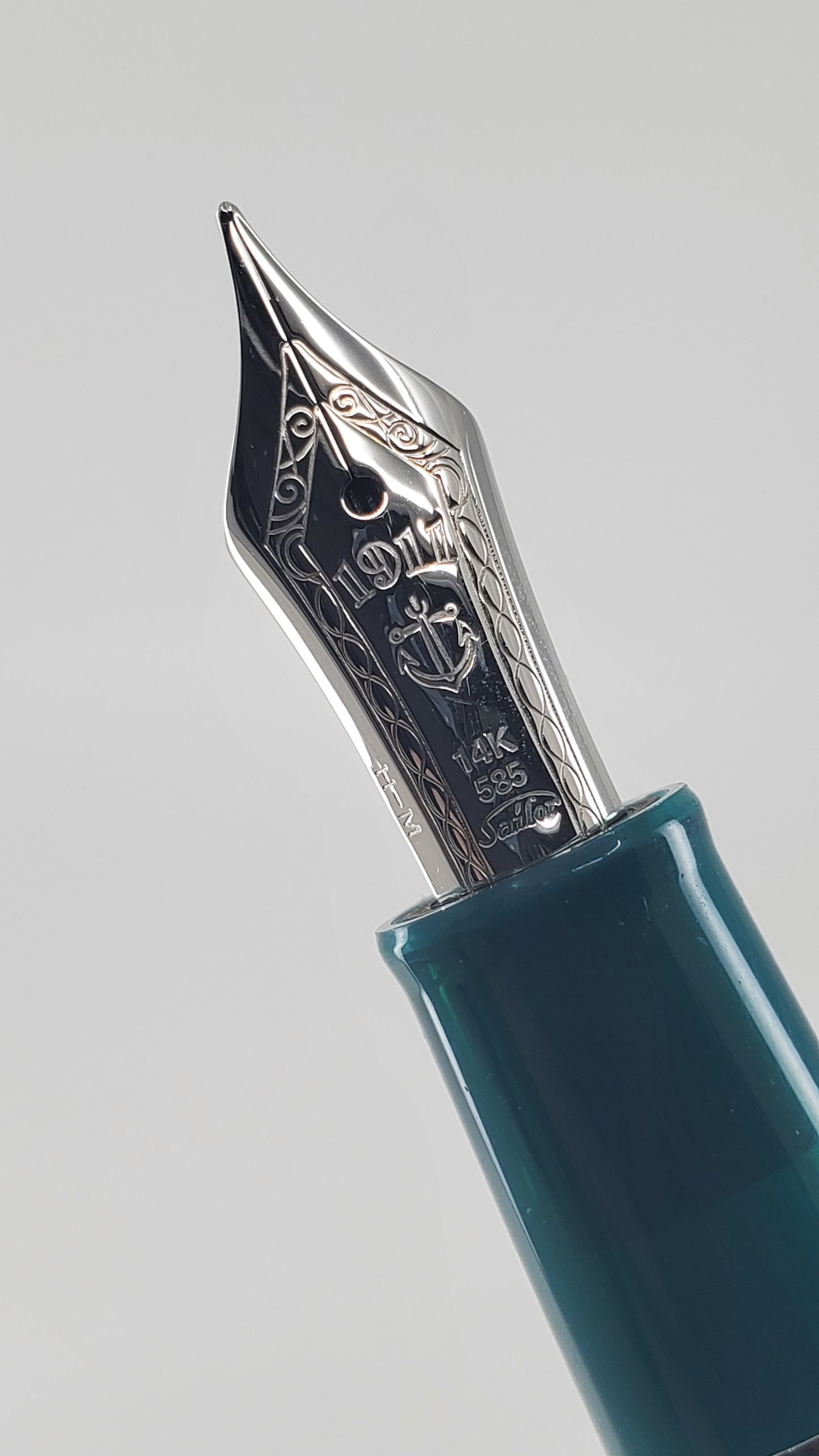 Sailor Professional Gear Slim Ocean Fountain Pen 14k Gold Medium Nib