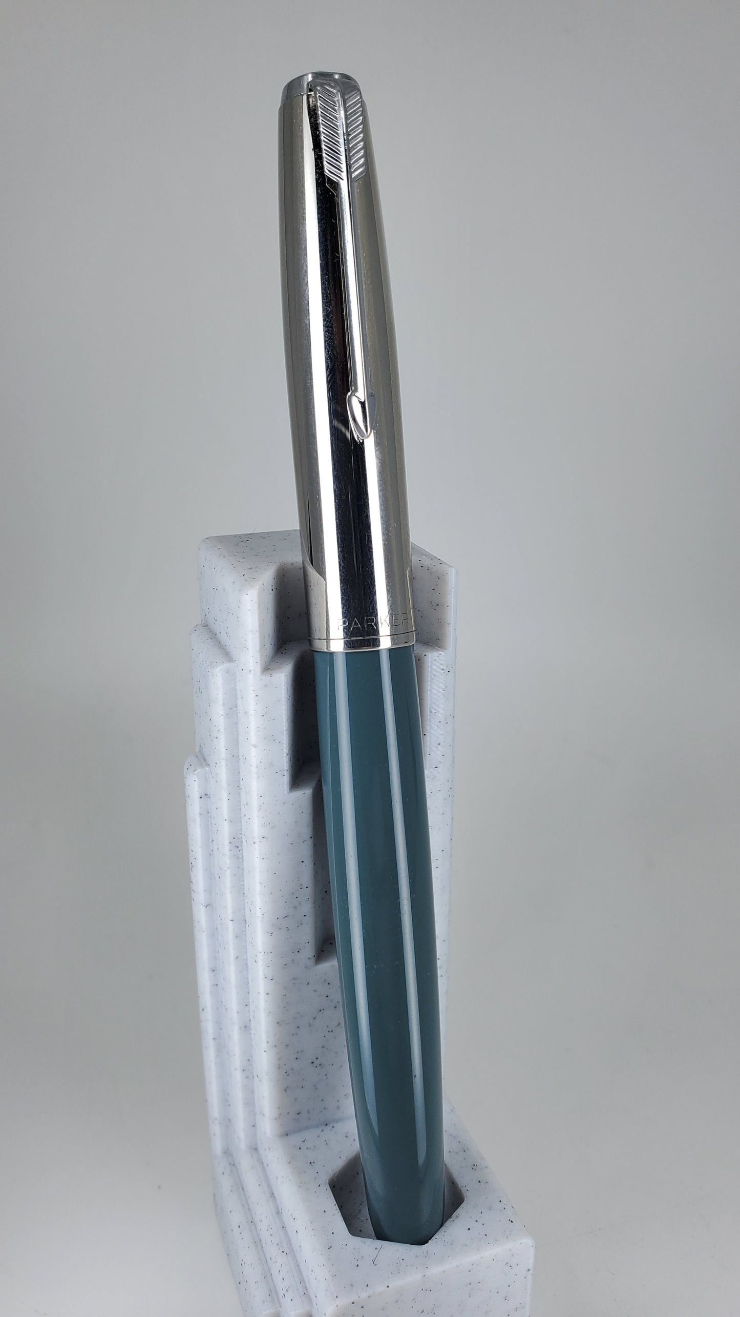 *Consignment* Parker 51 Vintage Navy Grey Fountain Pen Medium