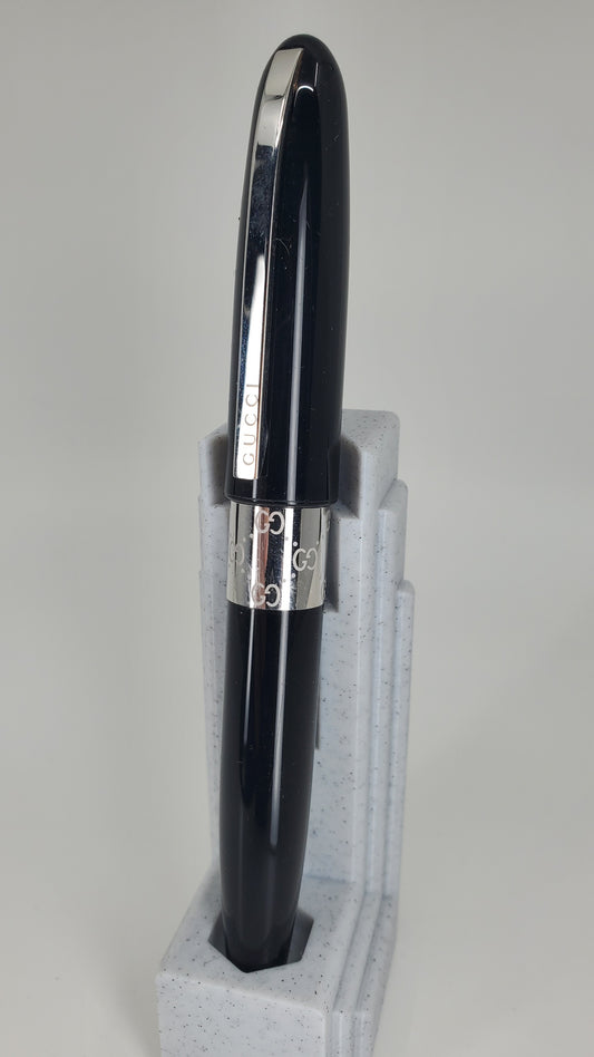 *Consignment* Gucci Sigaro Fountain Pen 18k Gold Medium Nib