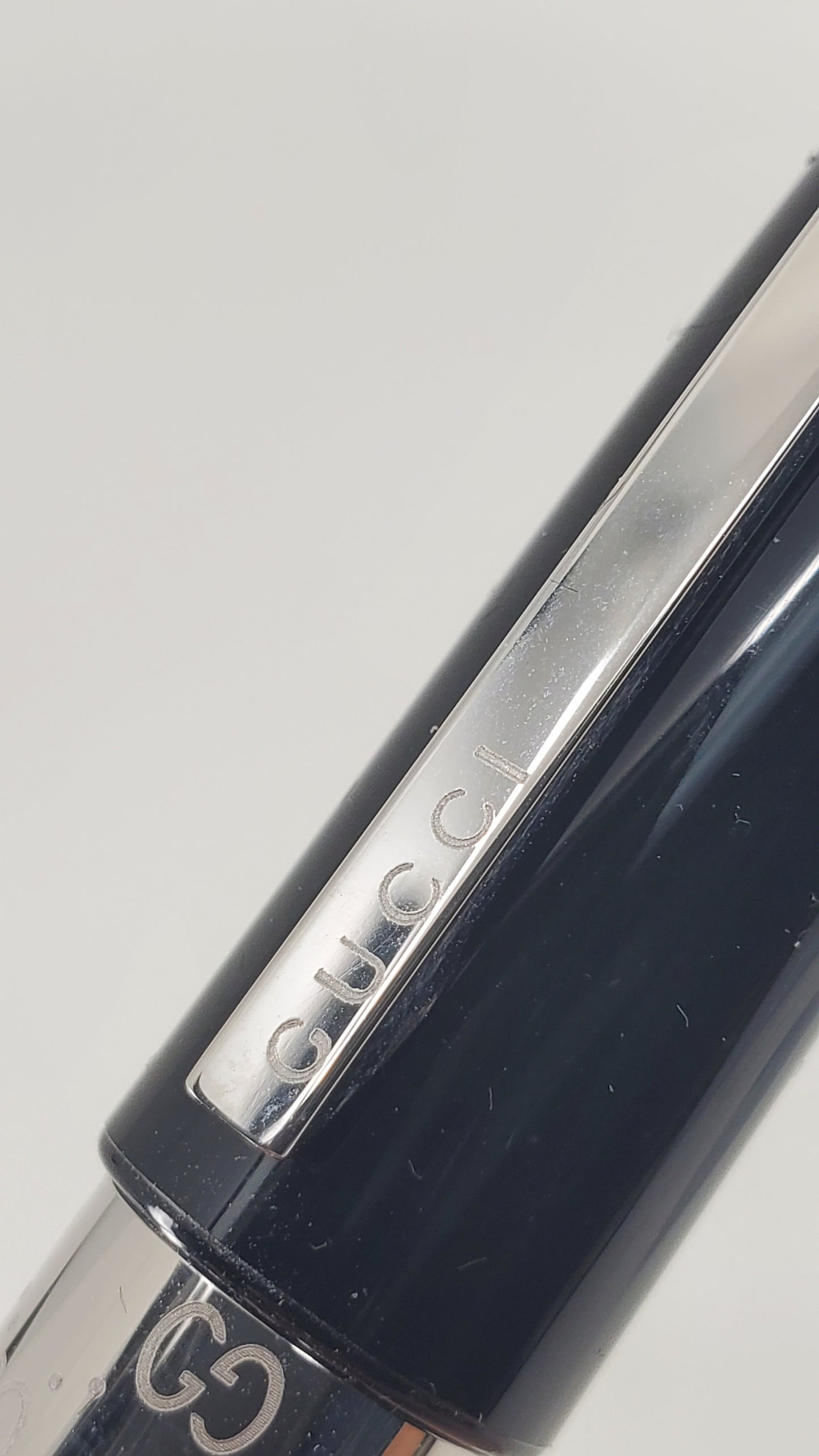 *Consignment* Gucci Sigaro Fountain Pen 18k Gold Medium Nib