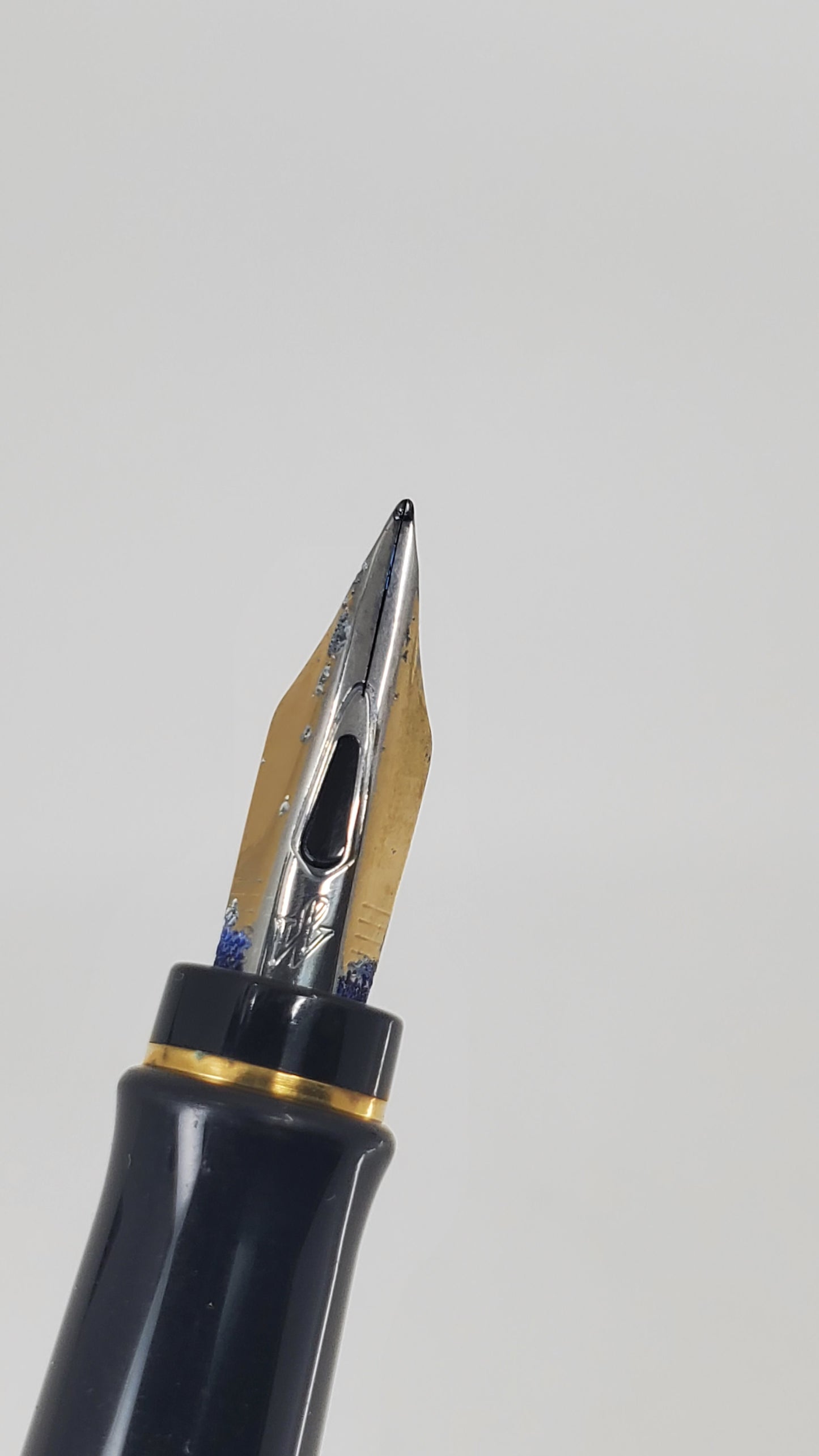 *Consignment* Waterman Expert II Black Fountain Pen Fine Nib