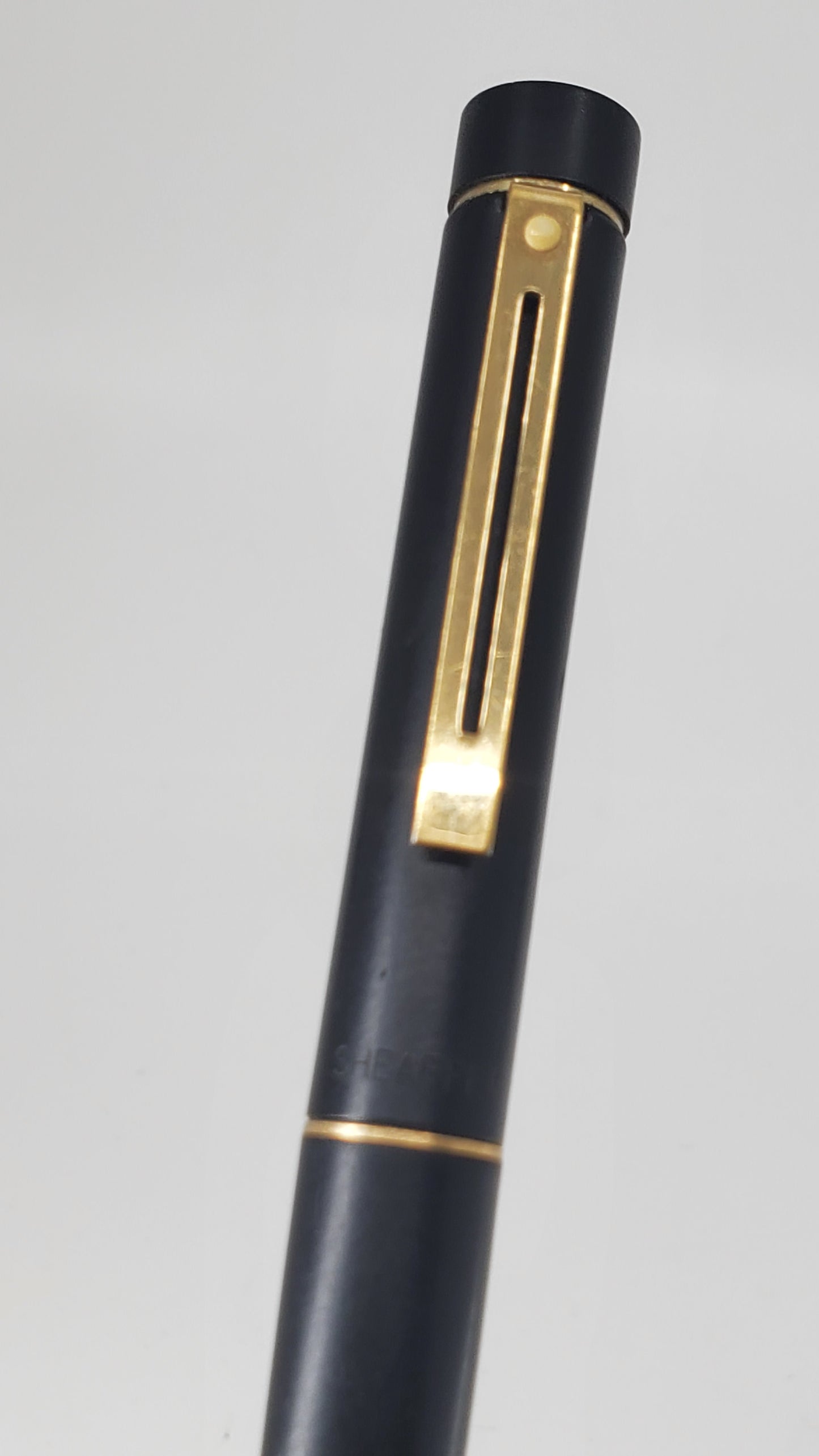 *Consignment* Sheaffer Targa Black Fountain Pen 14k Gold Nib