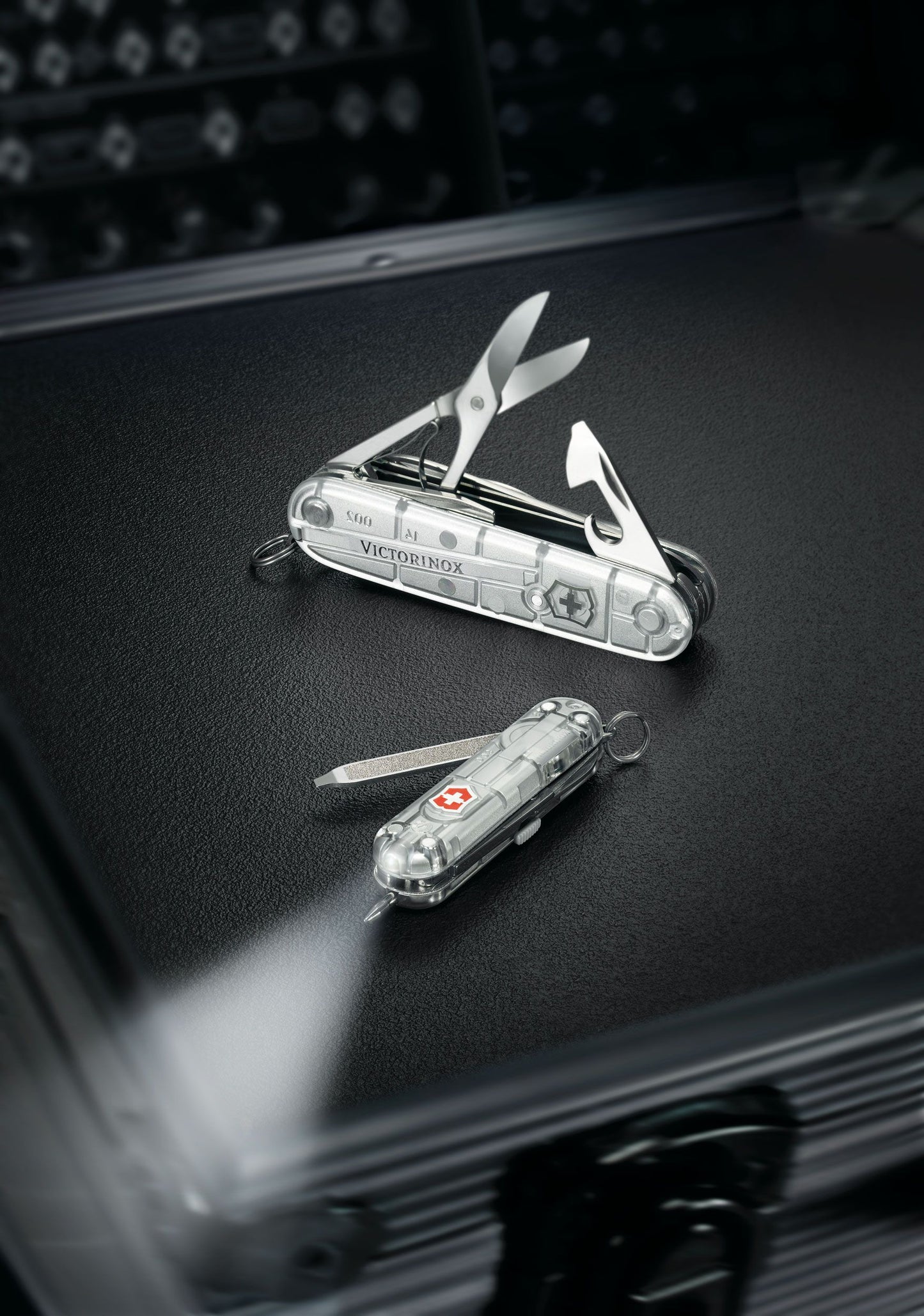 Victorinox Swiss Army Signature Lite Silver Tech Pocket Tool