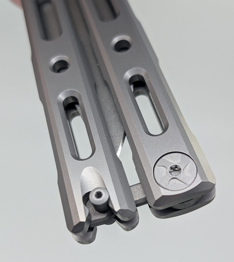 *Consignment* Benchmade Bali-Song 85 Titanium Live Blade