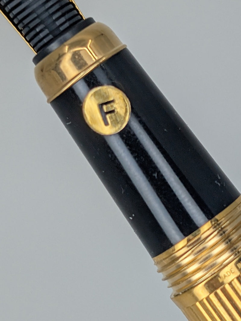 *Consignment* Stylo Bille Louis Cartier Godron Fountain Pen 18k Gold Fine Nib