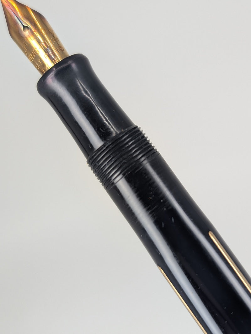 *Consignment* Chilton Wingflow Black / Gold Vintage Fountain Pen 14k Fine Flex Nib 1935