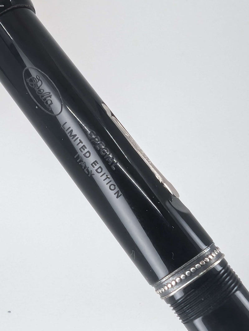 *Consignment* Delta Isaac Newton Special Limited Edition Fountain Pen 18k Gold Broad Nib