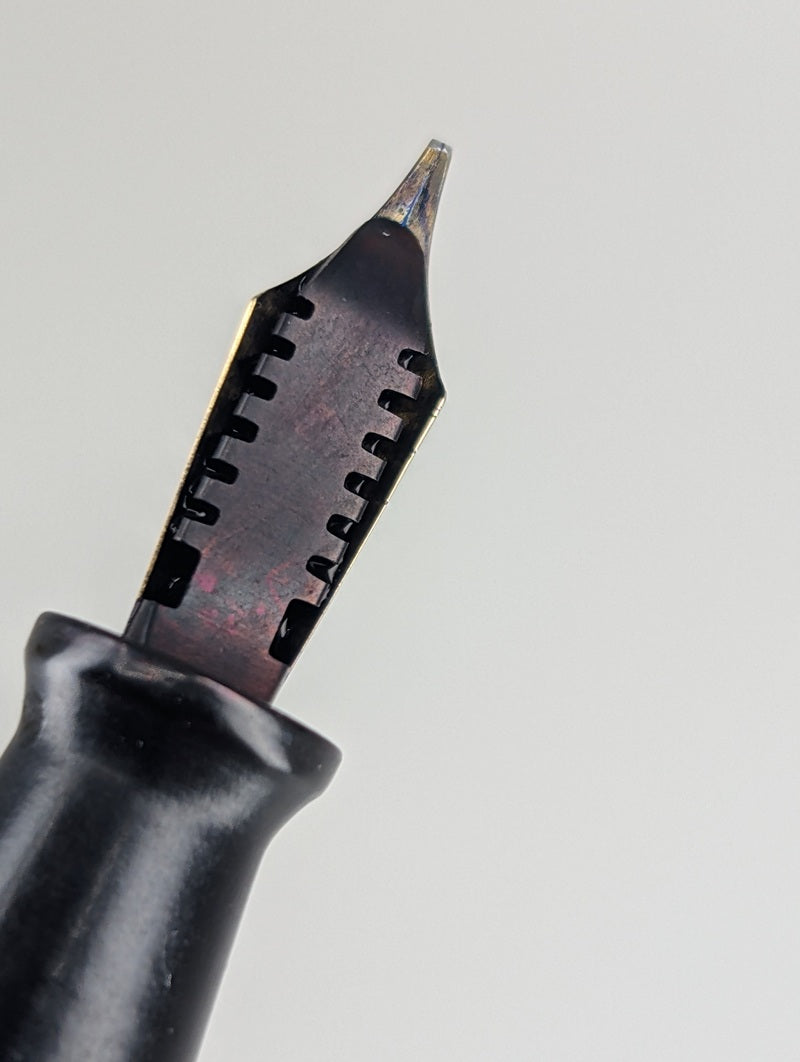 *Consignment* Vintage Eagle Fountain Pen 14k Gold Medium Flex Nib