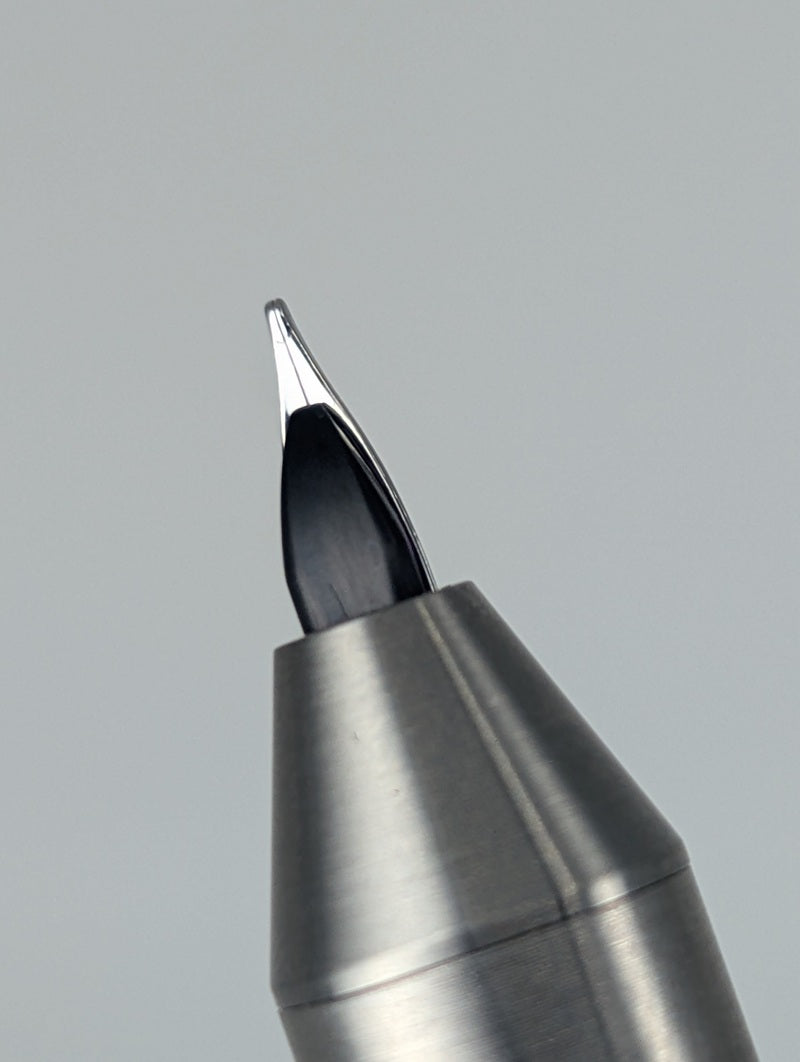 Ensso-Bolt-Retractable-Fountain-Pen-Feed