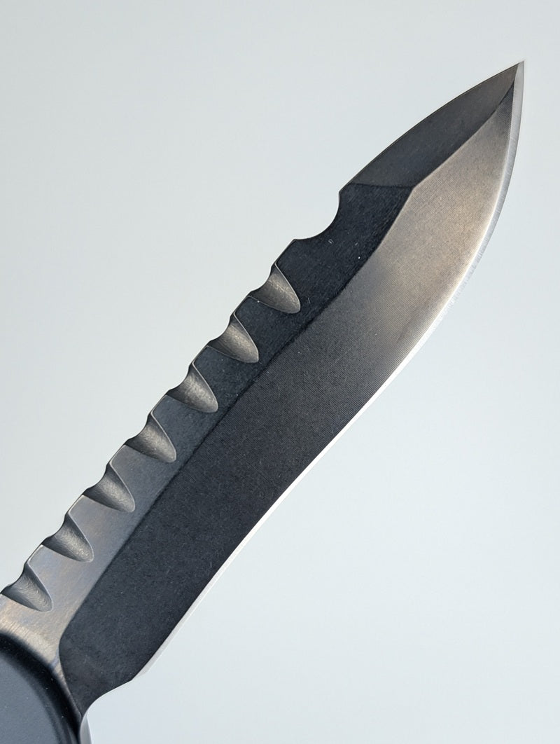 *Consignment* Heretic Knives Hydra Recurve DLC Tactical Single Action Out the Front Knife