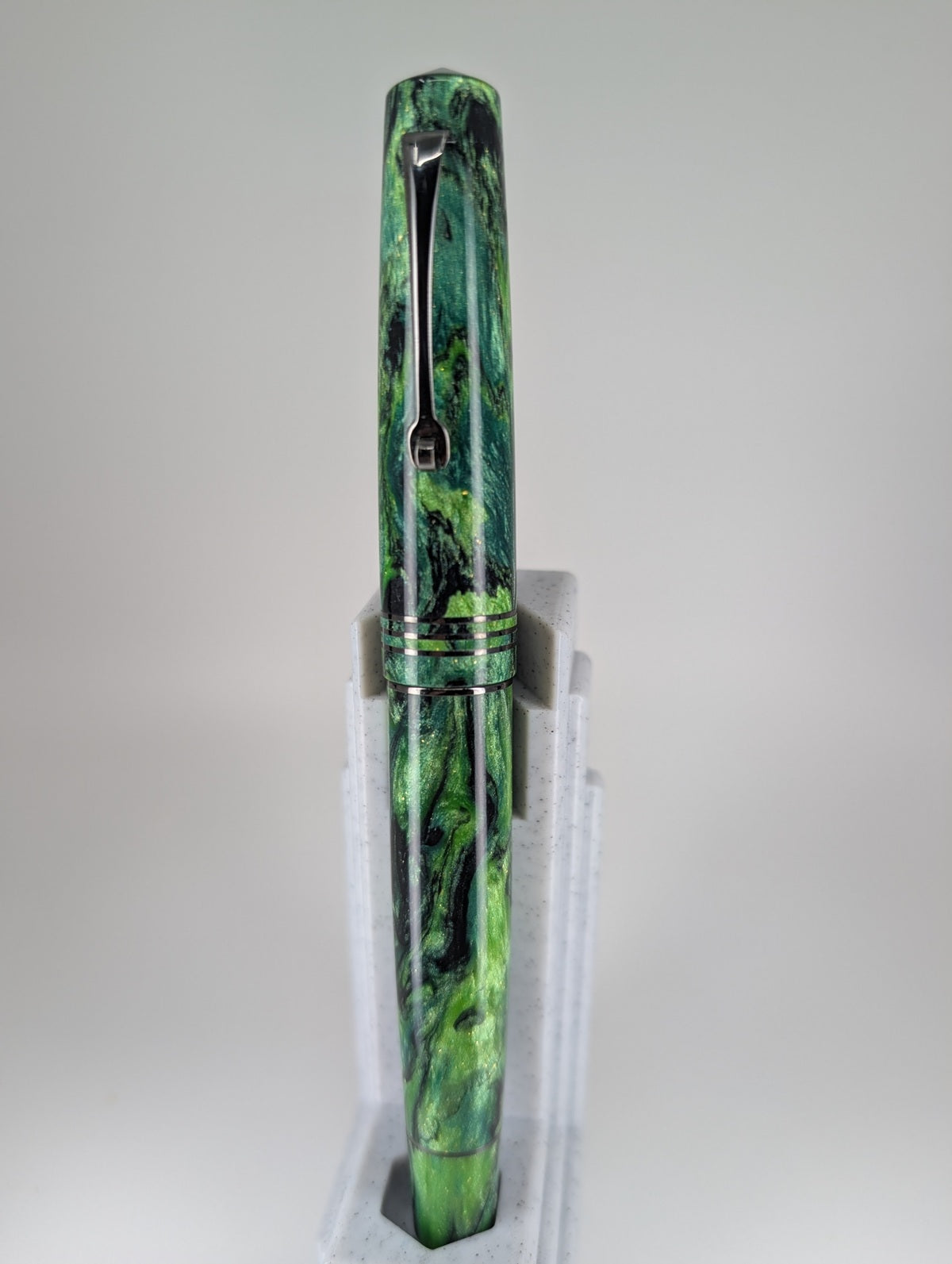 *Consignment* Leonardo Officina Italiana x Van Dieman's Liquid Luck Boxed Set Fountain Pen w/ Bottle of Ink Extra Fine Nib