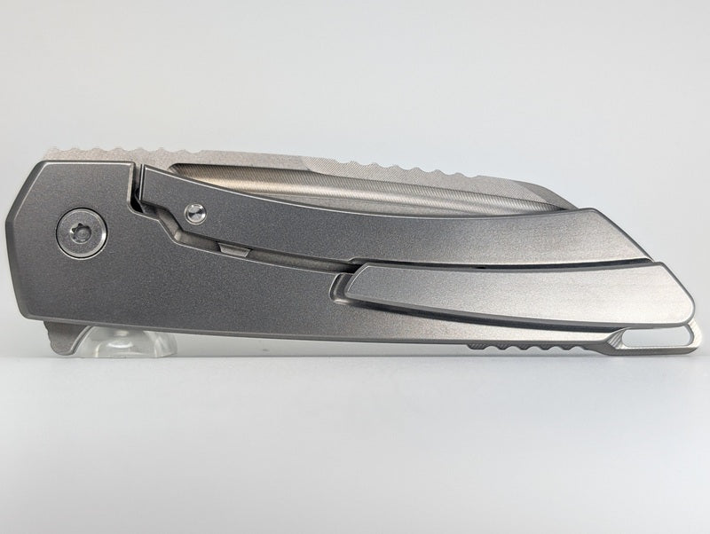 MachineWise-Mojave-Titanium-Smooth-Framelock-Knife-Back
