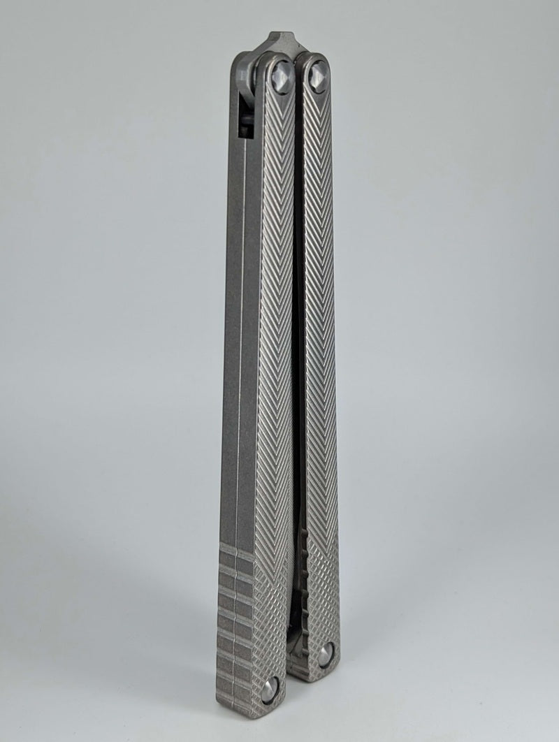 MachineWise Serif Raw Ti Live Blade Balisong