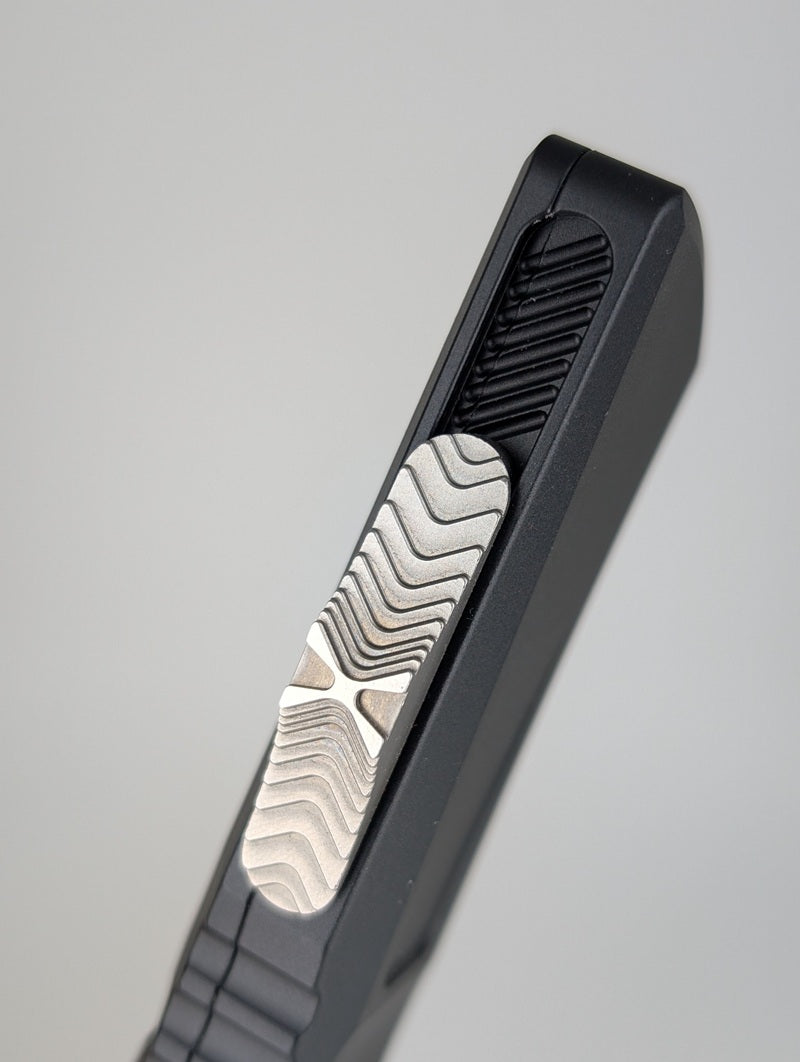 *Consignment* Microtech Combat Troodon D/E Gen III Black Stonewash Out the Front Knife