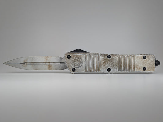 *Consignment* Microtech Combat Troodon Sandtrooper Deep Engraved Out the Front Knife