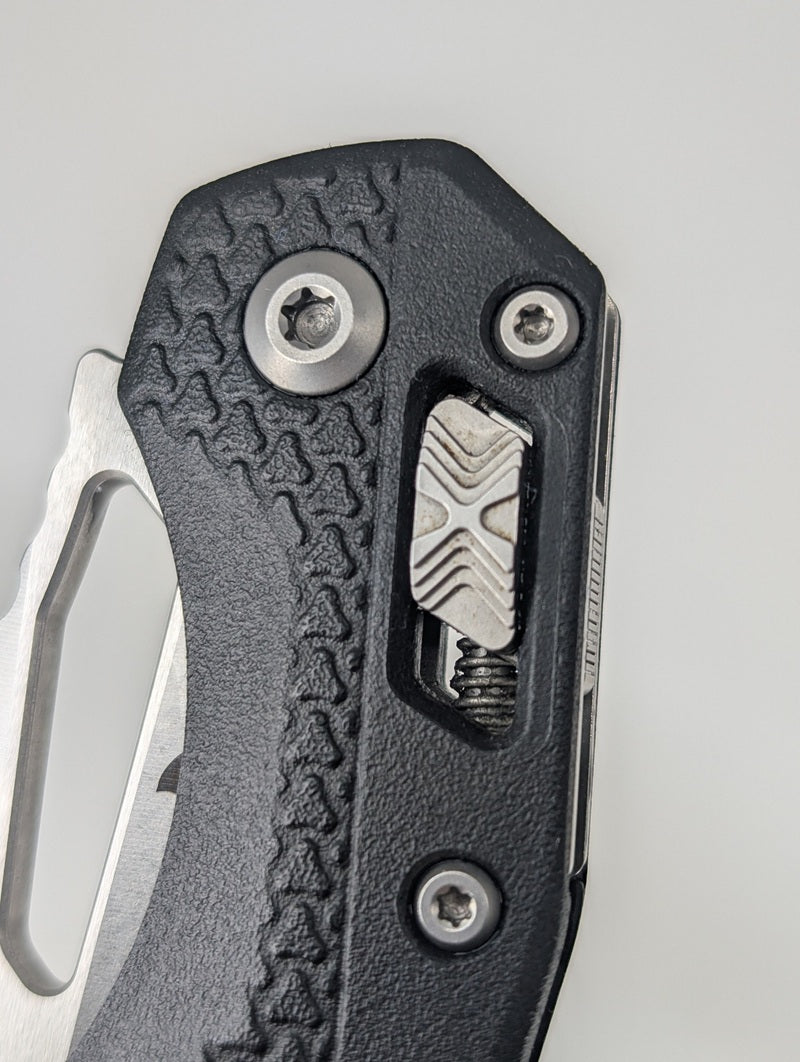 Microtech-MSI-Tri-Grip-Black-Folding-Knife-Button