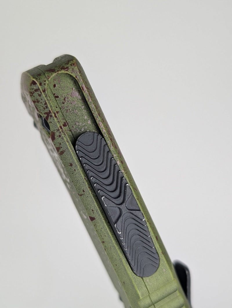 *Consignment* Microtech Ultratech D/E Outbreak Signature Series Deep Engraved Out the Front Knife