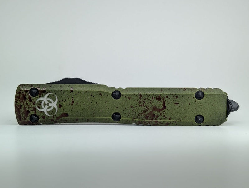 *Consignment* Microtech Ultratech D/E Outbreak Signature Series Deep Engraved Out the Front Knife