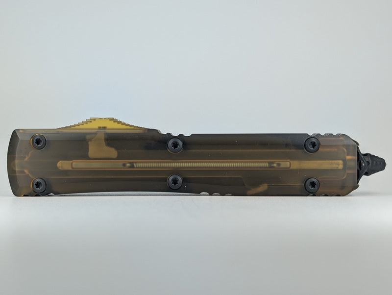 *Consignment* Microtech Ultratech S/E Signature Series Ultem Magnacut DLC Out the Front Knife