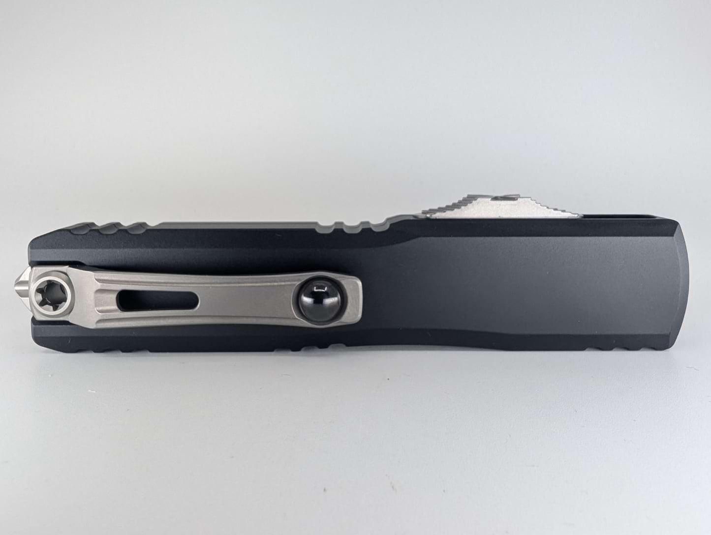 Microtech Ultratech ZBP D/E Black Stonewash Partial Serrated Out the Front Knife