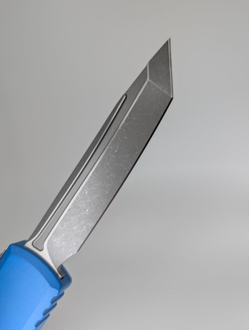 Microtech-Ultratech-ZBP-Blue-Tanto-Apocalyptic-Out-The-Front-Knife-Blade