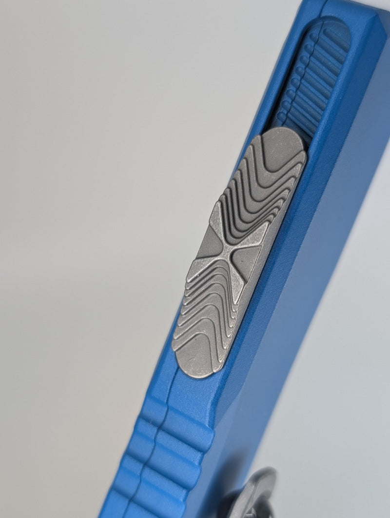 Microtech-Ultratech-ZBP-Blue-Tanto-Apocalyptic-Out-The-Front-Knife-Button
