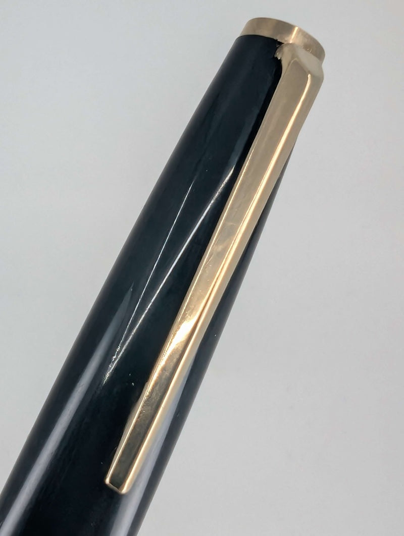 *Consignment* Montblanc 221 Vintage Fountain Pen 14k Gold Medium Nib