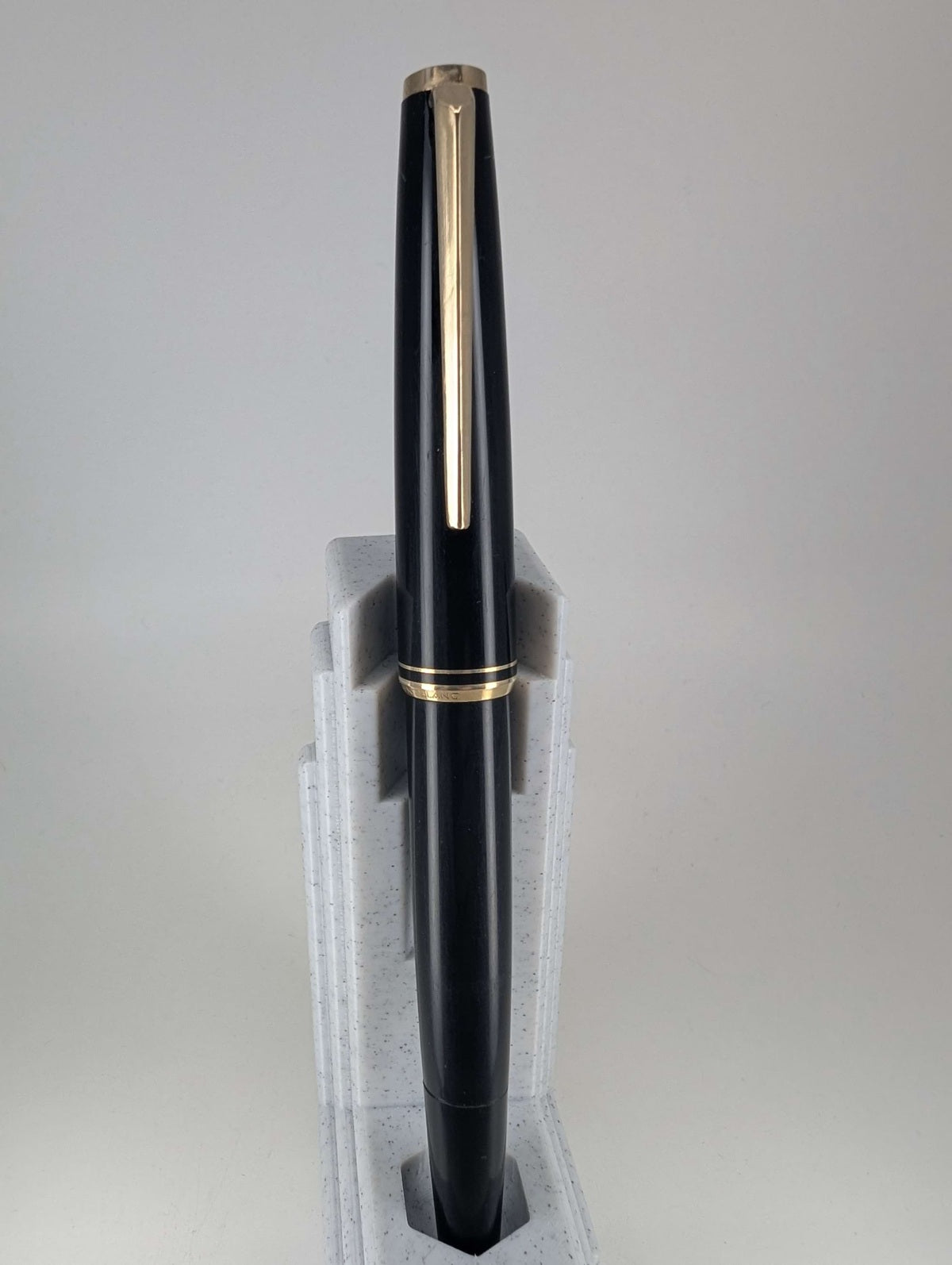 *Consignment* Montblanc 221 Vintage Fountain Pen 14k Gold Medium Nib