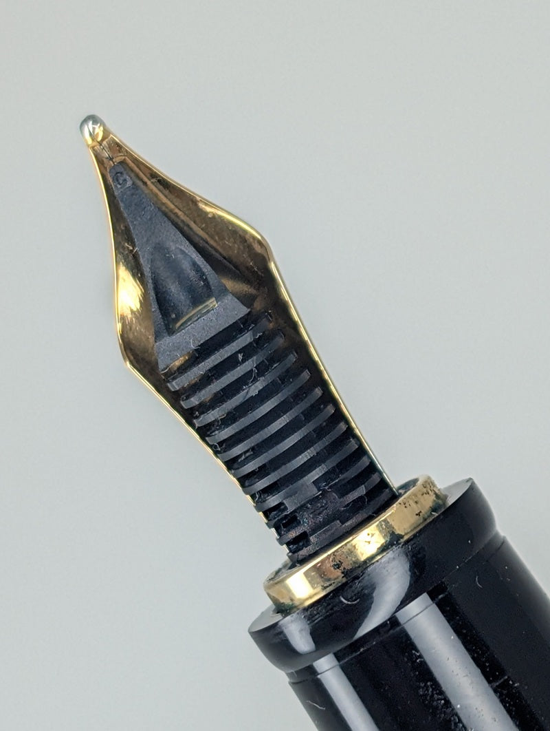 *Consignment* Montblanc Bohéme Je T'aime Resin Fountain / Ballpoint Pen Set