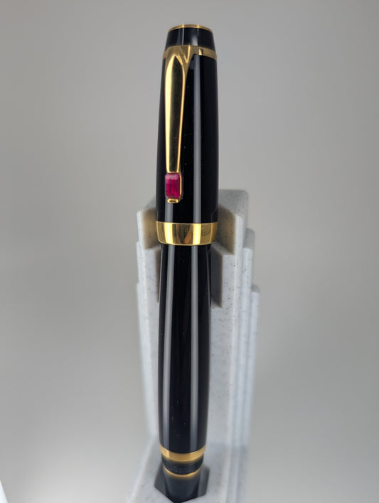 *Consignment* Montblanc Bohéme Rouge Medium Size Non-Retractable Fountain Pen 14k Gold Double Broad Nib
