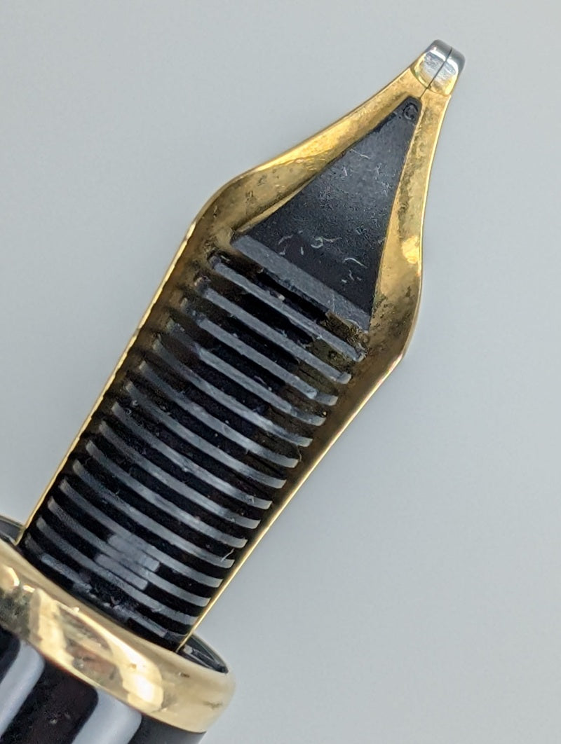 *Consignment* Montblanc Qing Dynasty Fountain Pen 18k Custom Nib #1314 of 2002