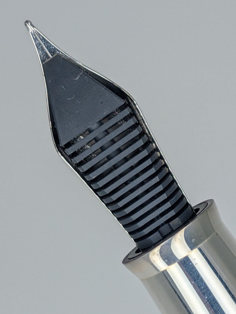 *Consignment* Montegrappa Beauty Book Gentleman Shiny Circles Celluloid L/E Fountain Pen 18k Gold Fine Nib