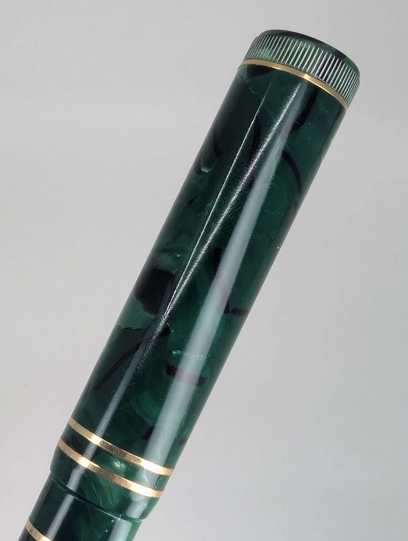 *Consignment* 1996 OMAS per Ercolessi Green Fountain Pen 18k Gold Medium Nib