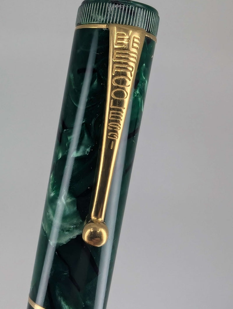 *Consignment* 1996 OMAS per Ercolessi Green Fountain Pen 18k Gold Medium Nib