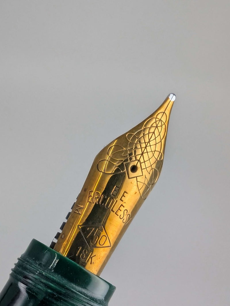 *Consignment* 1996 OMAS per Ercolessi Green Fountain Pen 18k Gold Medium Nib