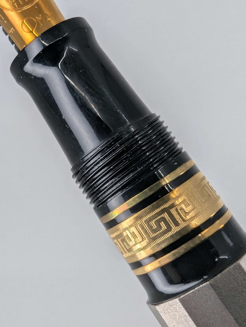 *Consignment* OMAS T2 75th Anniversary 2000 Fountain Pen 18k Gold Fine Nib