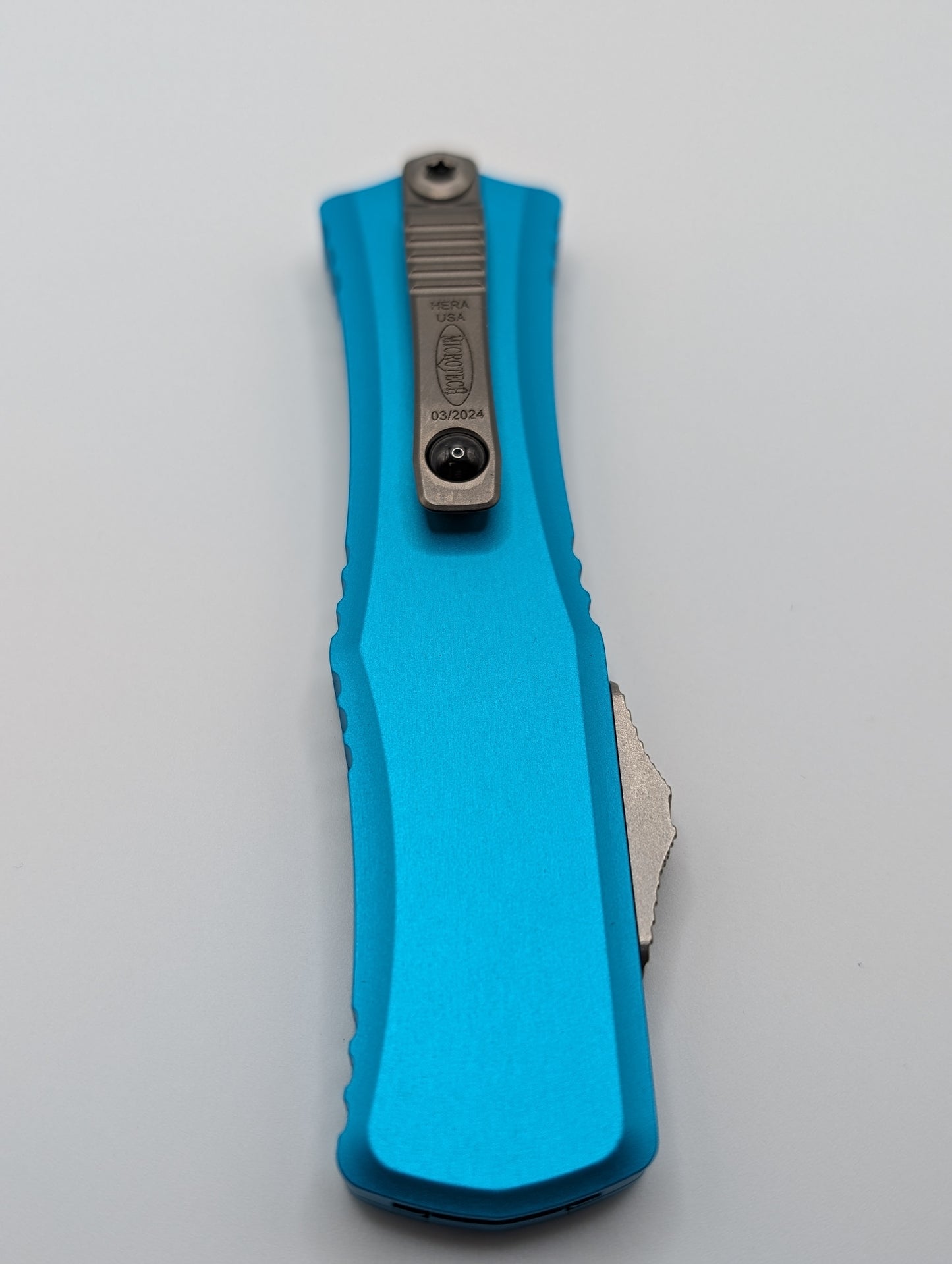 Microtech Hera II Mini Bayonet Turquoise Satin Partial Serrated