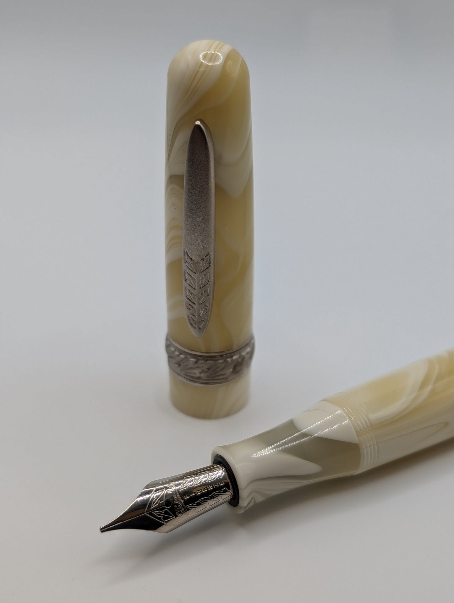 Stipula Etruria Magnifica Avorio Fountain Pen Stub Nib