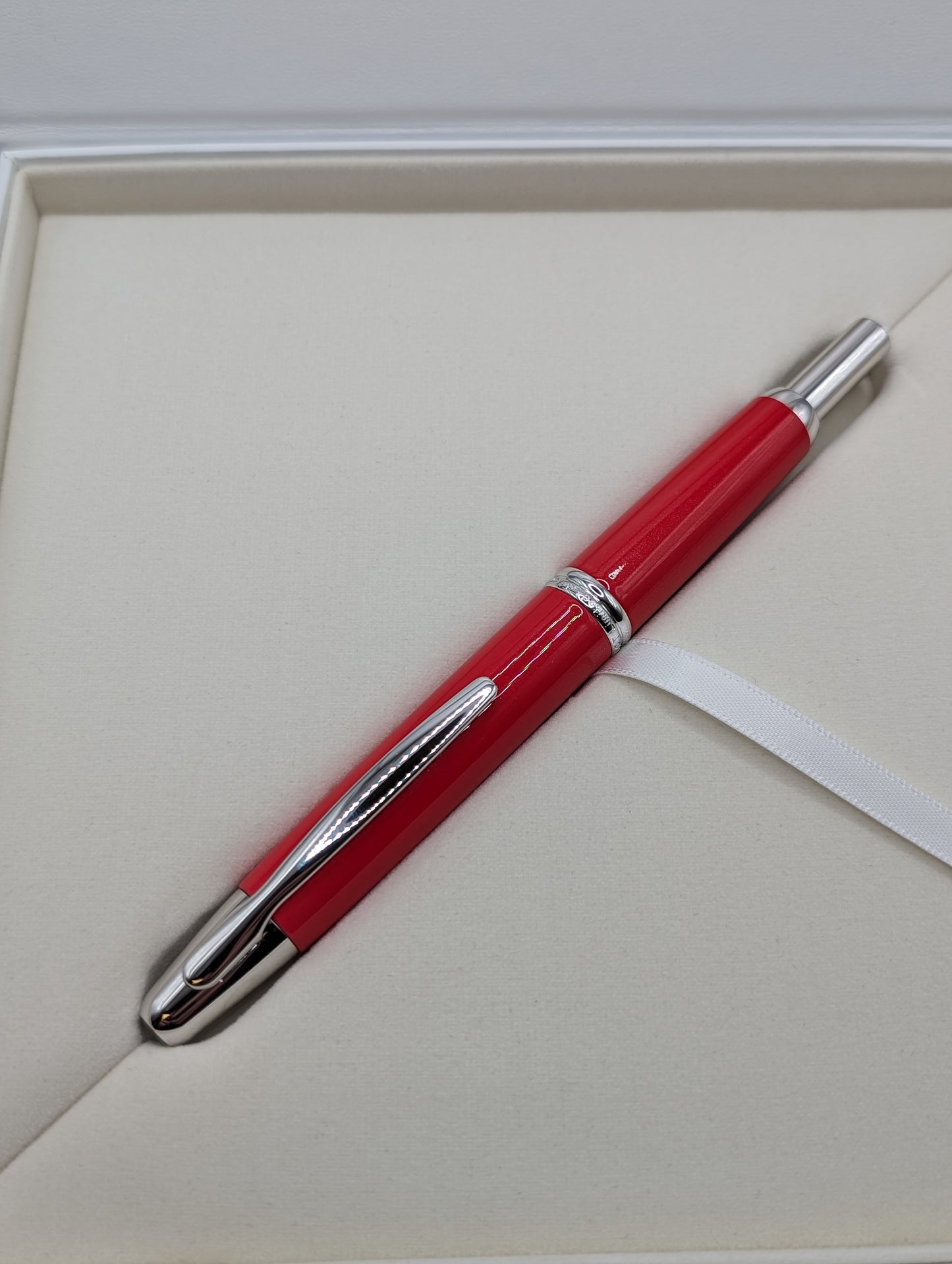 Pilot Vanishing Point 2022 Limited Edition Red Coral Medium