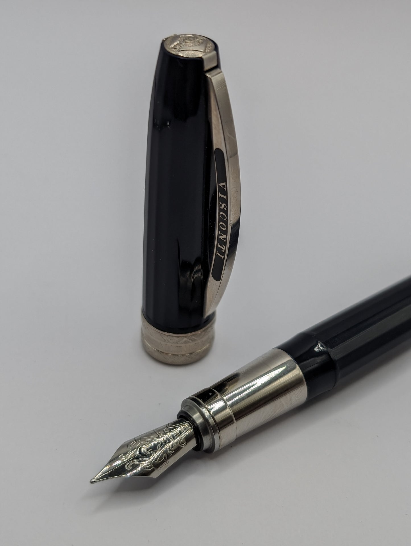 Visconti Michelangelo Black/Silver Magnetic Cap Fountain Pen Medium
