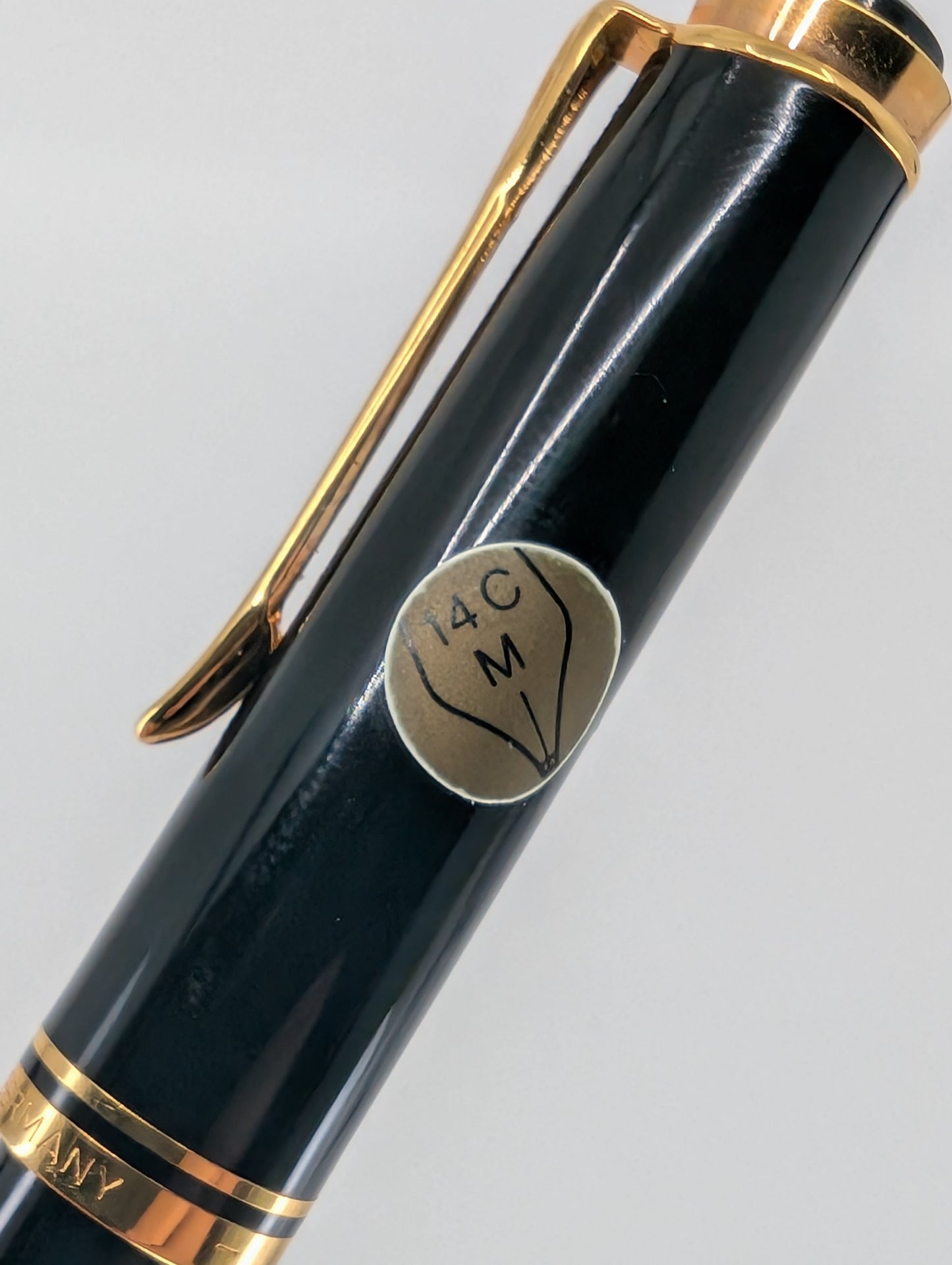 *Consignment* Pelikan Souveran Black M600 W. Germany 14k Gold Medium Nib Fountain Pen