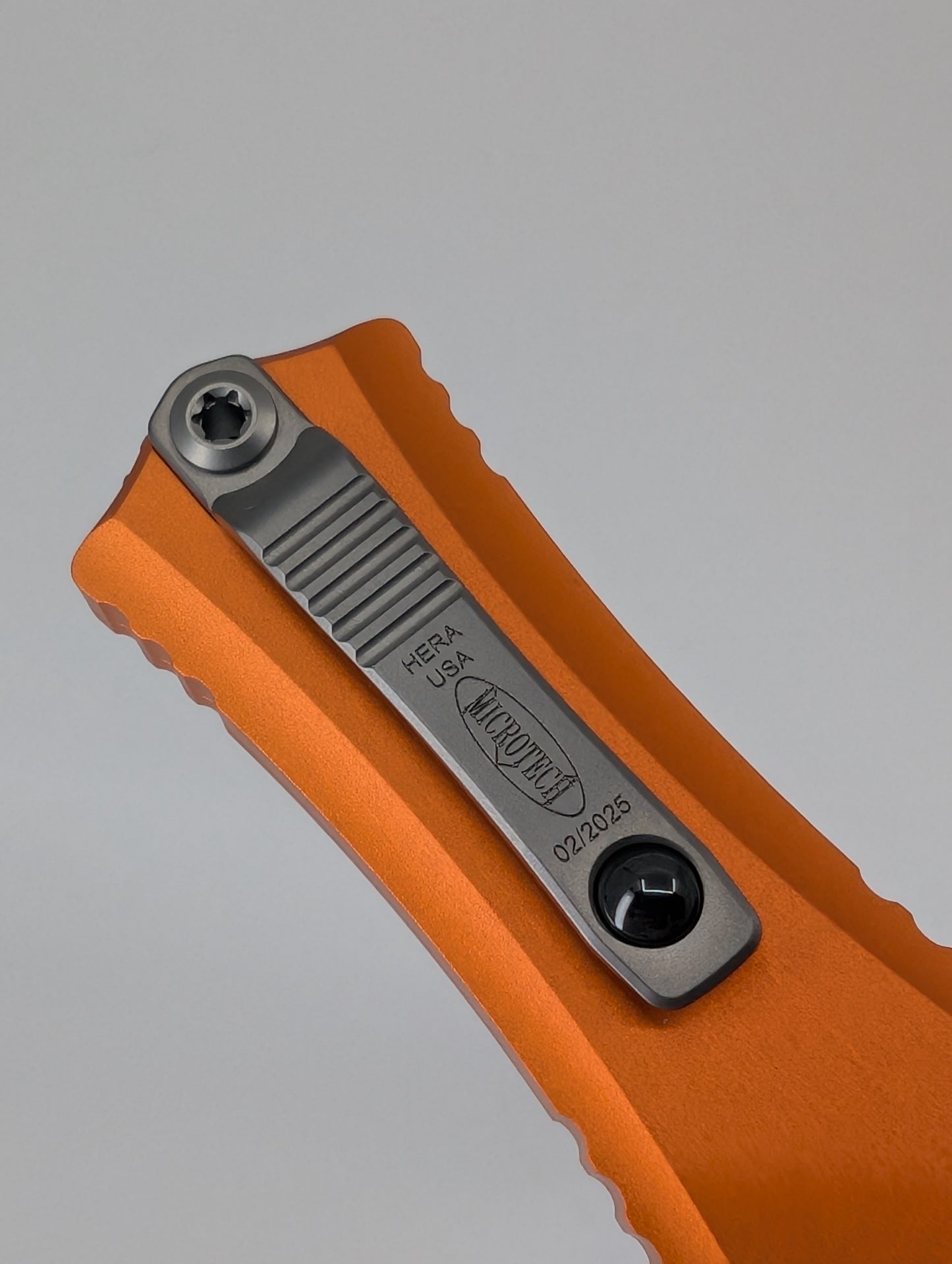Microtech Hera II Mini S/E Orange Stonewash Out the Front Knife